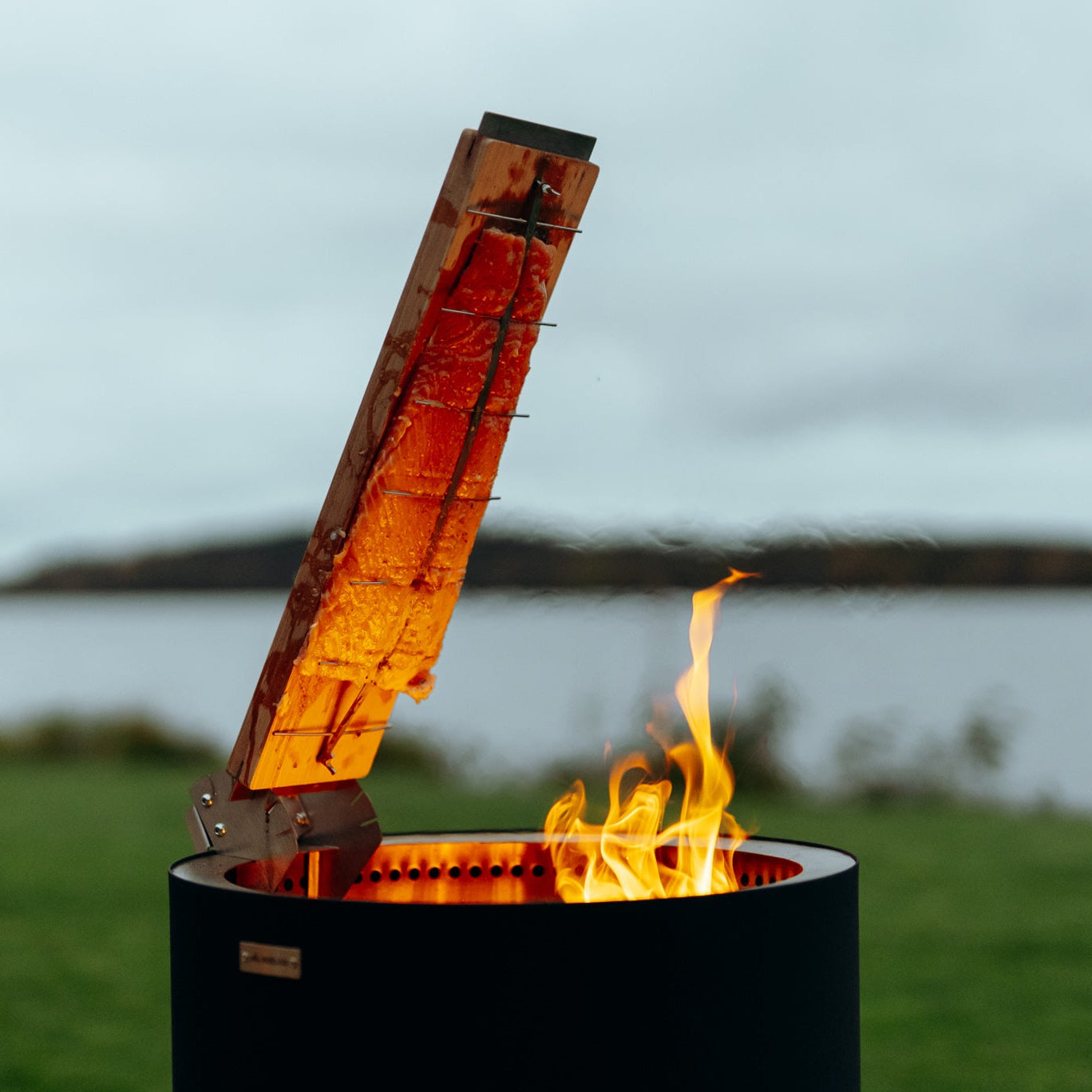 Norliva Flammlachsbrett für Feuerschale
